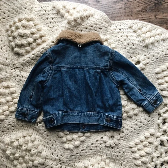 Baby Gap denim jacket with sherpa collar - Picture 4 of 4